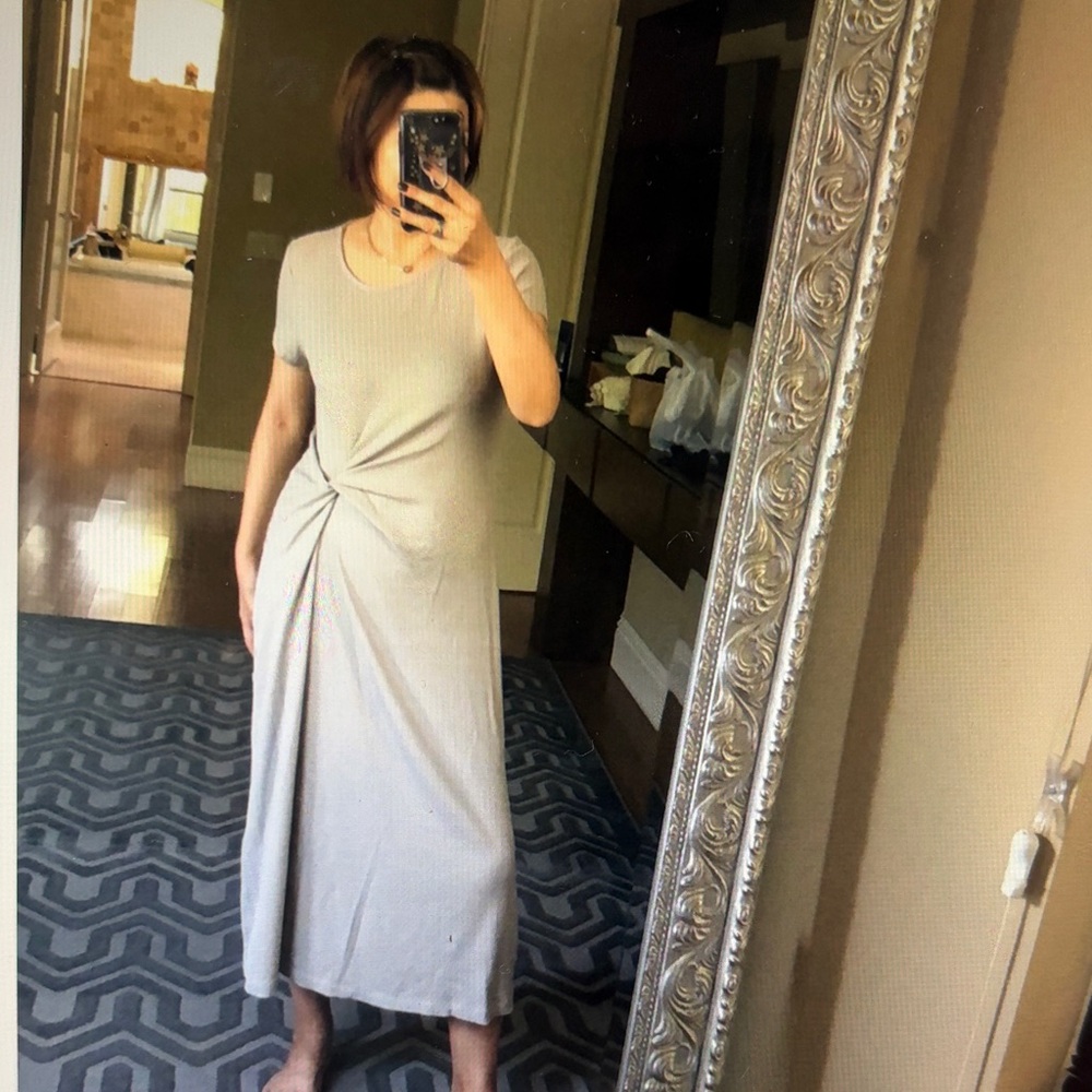 Elie Tahari Beige Ribbed dress